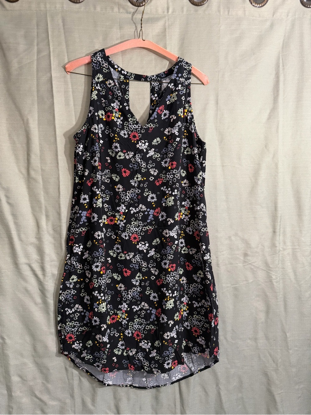 Old Navy Black Floral Sleeveless Shift Dress with V-Keyhole